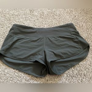Speed up Shorts 2.5” in dark green